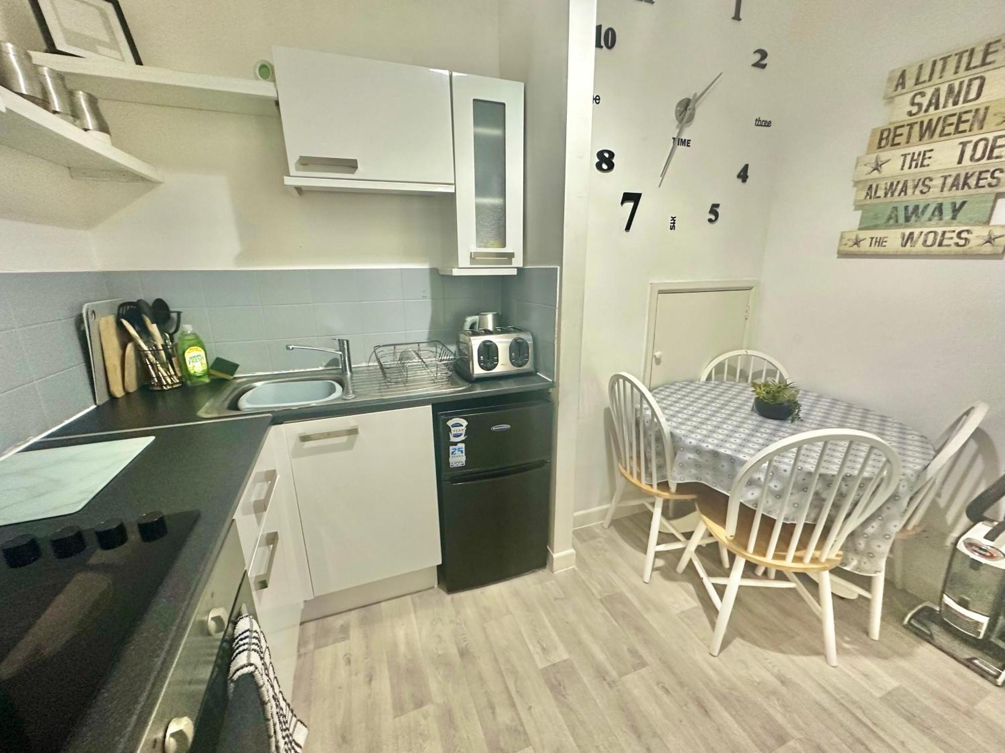 Homely Apartment In The Heart Of Town Centre - Sleeps 6 Bournemouth Exterior photo